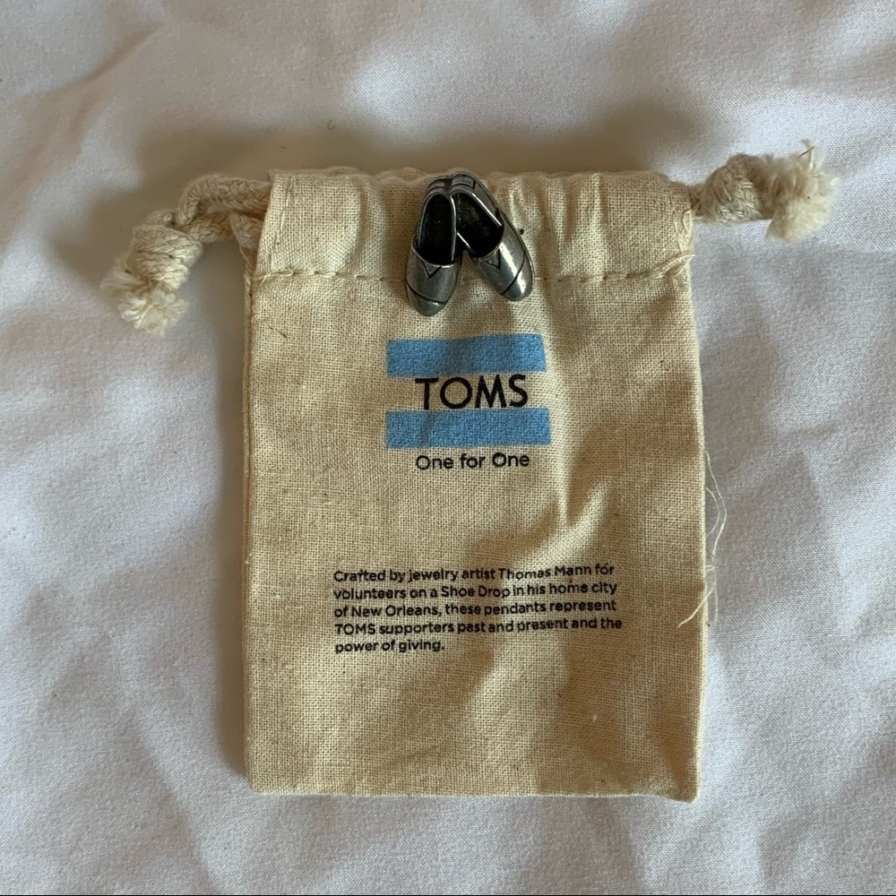 NWT Toms Giving Pair Pewter Shoe Pendant